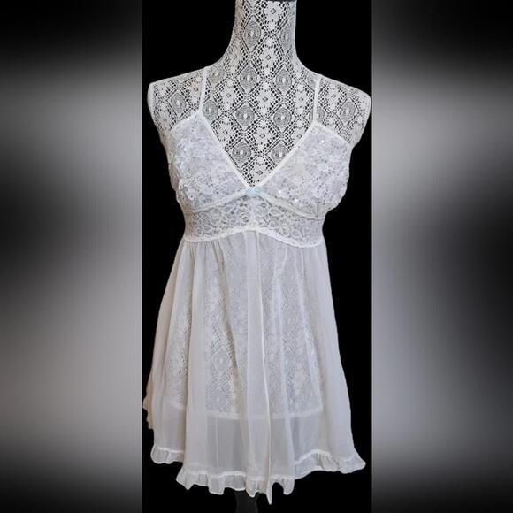 Betsey Johnson White Lace Chemise - Picture 3 of 8